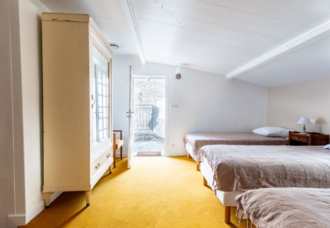 Huis in La Garde-Adhémar - Huis in geklasseerd dorp met tuin en jacuzzi Huis in La Garde-Adhémar - Huis in geklasseerd dorp met tuin en jacuzzi