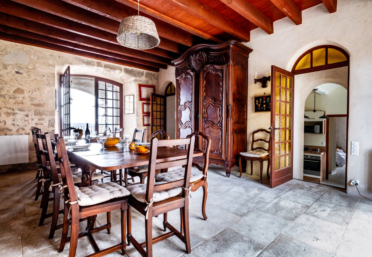 Huis in La Garde-Adhémar - Huis in geklasseerd dorp met tuin en jacuzzi