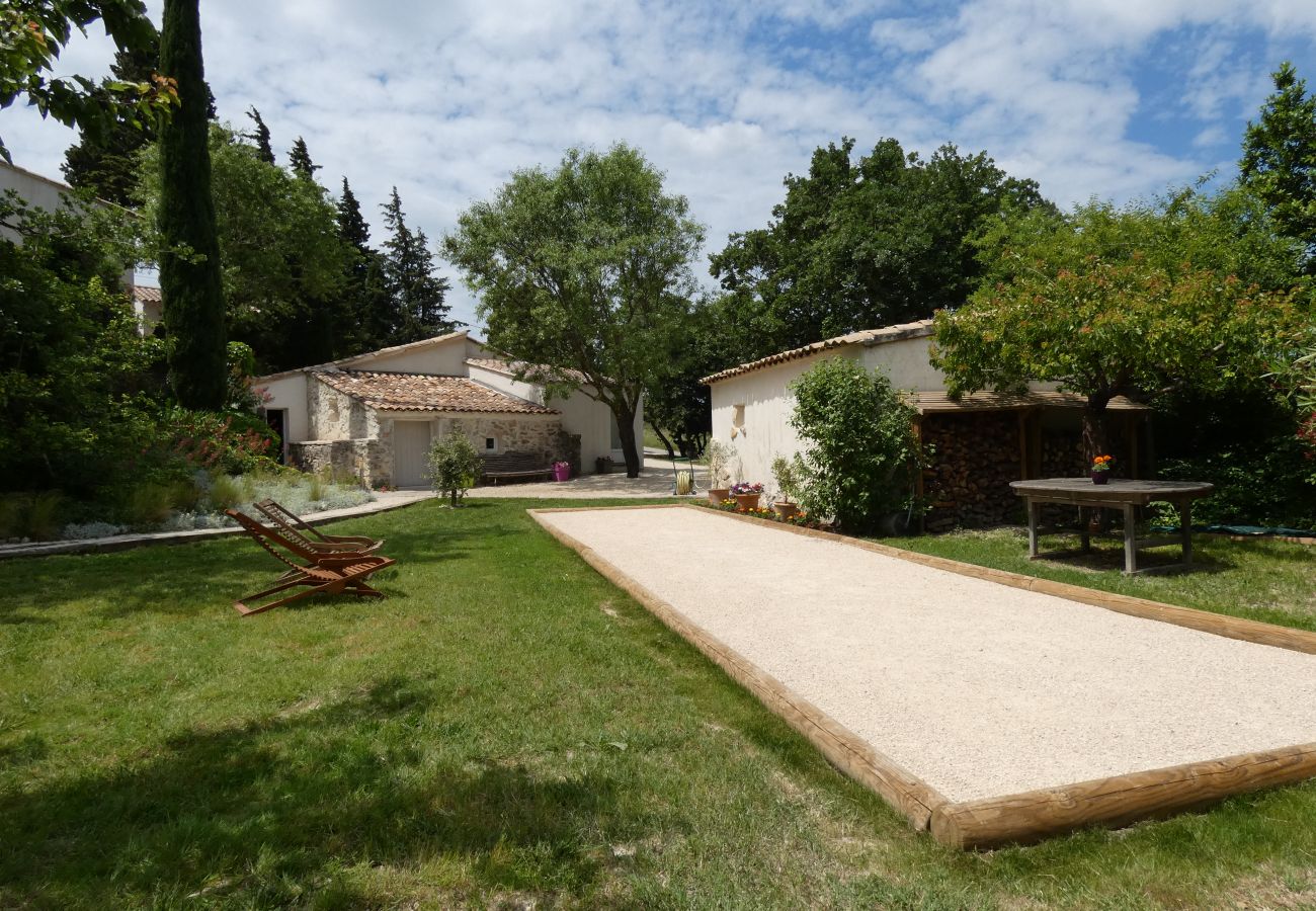 Villa in La Garde-Adhémar - Le Mas de la Toulissière, zwembad en tuin in Drôme Provençale