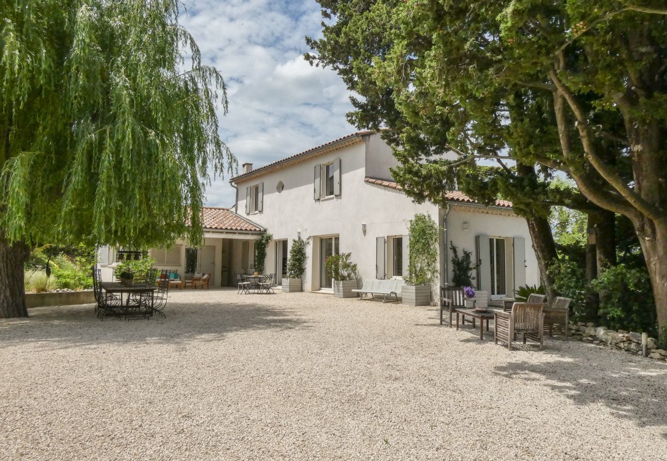 Villa in La Garde-Adhémar - Le Mas de la Toulissière, zwembad en tuin in Drôme Provençale