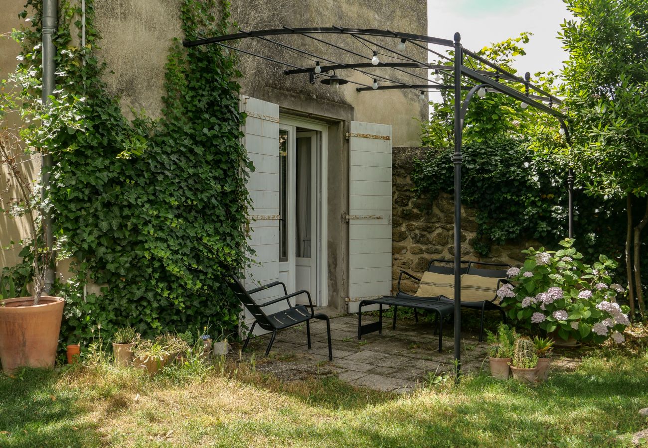 Huis in Rochegude - Dorpshuis, in Rochegude, met privé zwembad, petanqueterrein