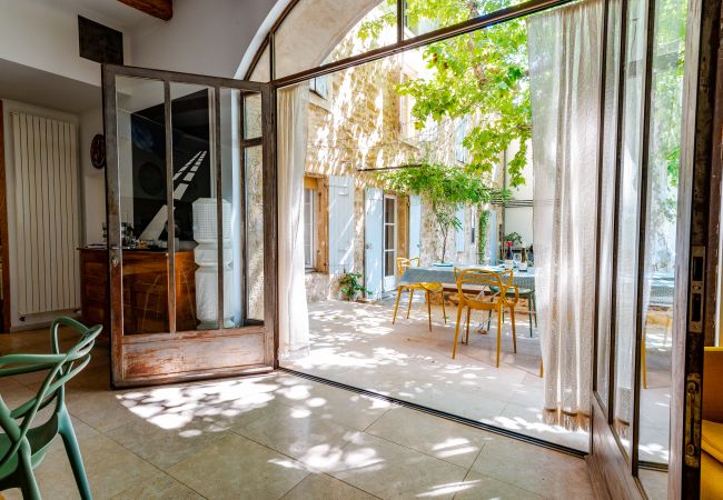 Huis in Sérignan-du-Comtat - Provençaals huis met binnenplaats en vijver - Provence Huis in Sérignan-du-Comtat - Provençaals huis met binnenplaats en vijver - Provence