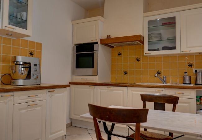 Huis in Sainte-Cécile-les-Vignes - Sfeervol dorpshuis met tuin en privézwembad in de Provence Huis in Sainte-Cécile-les-Vignes - Sfeervol dorpshuis met tuin en privézwembad in de Provence