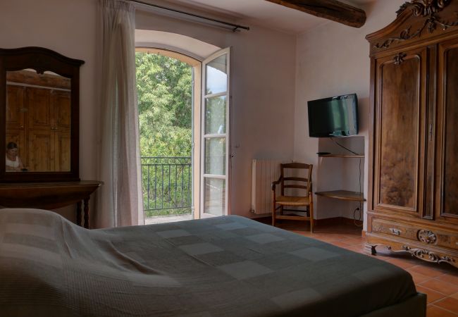 Huis in Sainte-Cécile-les-Vignes - Sfeervol dorpshuis met tuin en privézwembad in de Provence Huis in Sainte-Cécile-les-Vignes - Sfeervol dorpshuis met tuin en privézwembad in de Provence