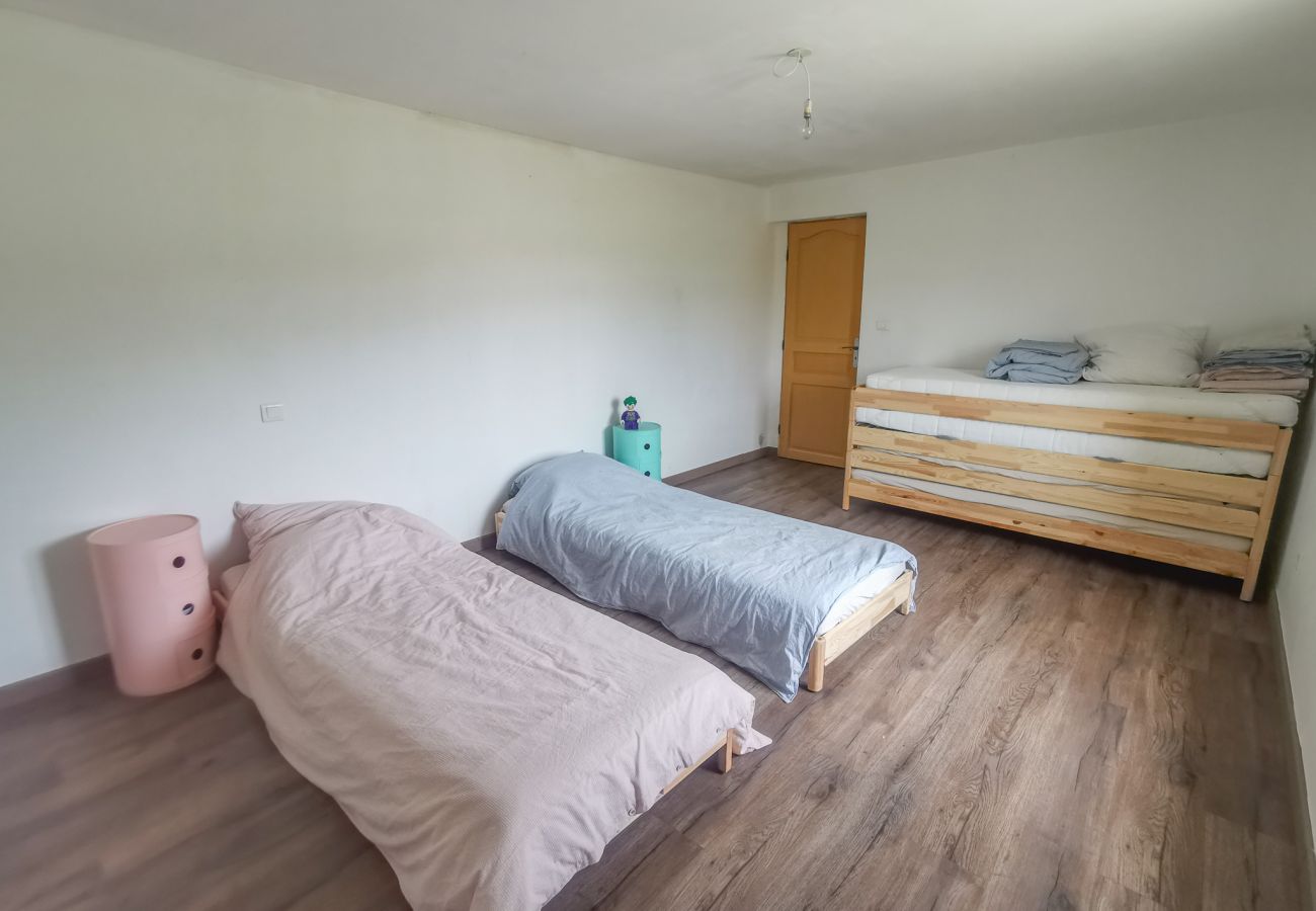 Rijhuis in Tulette - La Maison de Laétitia, een privézwembad en tuin
