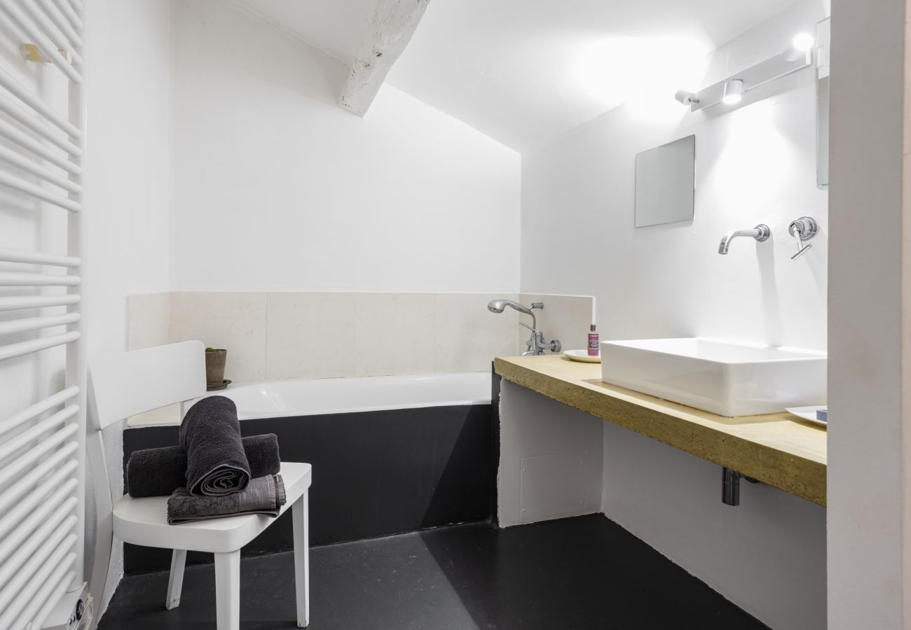 Huis in Tulette - La Mancelone, uitzonderlijke woning te huur, met verwarmd zwembad