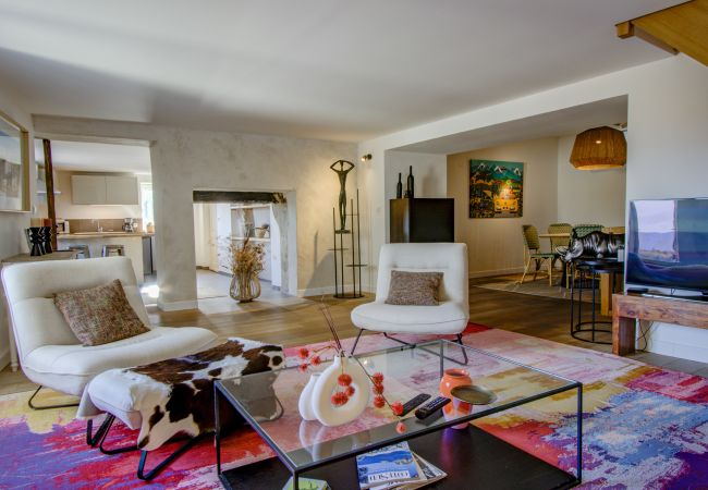  in Grignan - Châteaux-Lavandes, een huis in het hart van Grignan