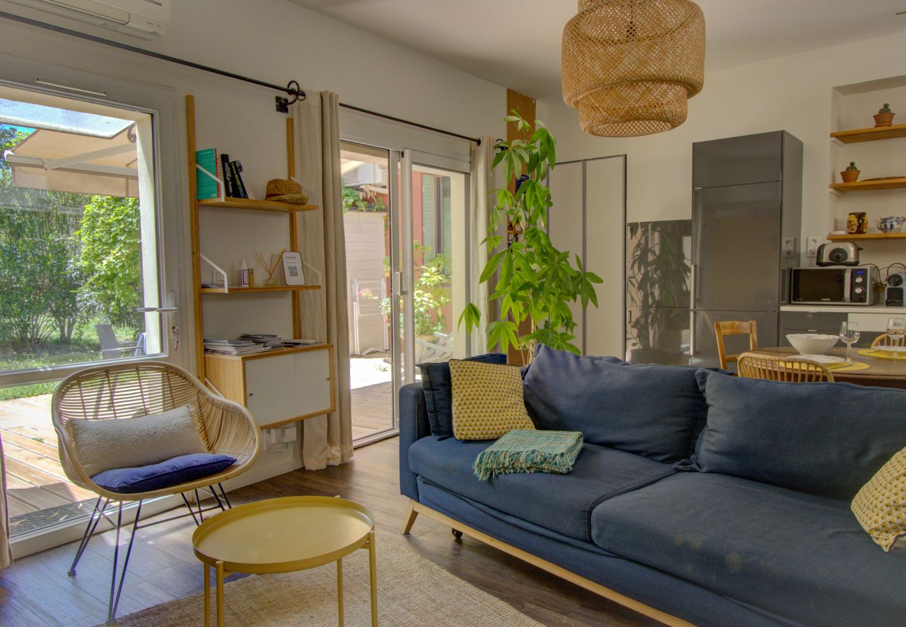 House in Saint-Paul-Trois-Châteaux - House for rent, private garden, Drôme Provençale