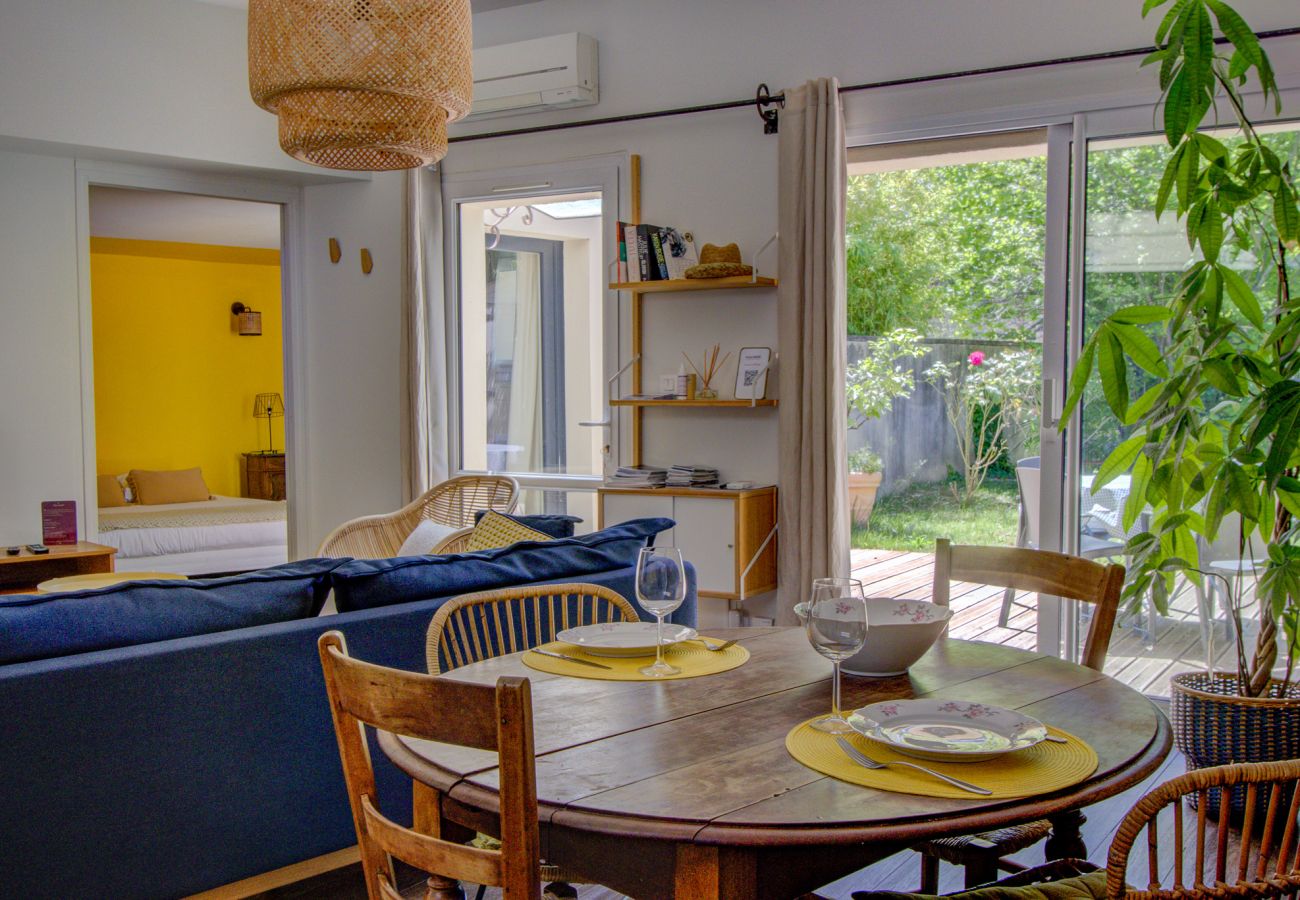 House in Saint-Paul-Trois-Châteaux - House for rent, private garden, Drôme Provençale