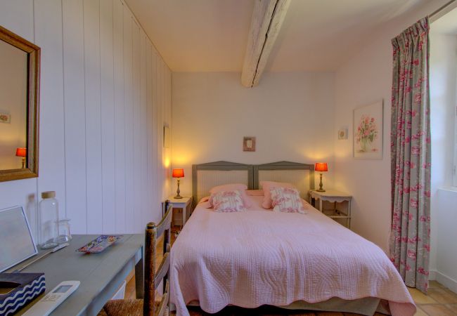 House in Saint-Restitut - Stone Provencal farmhouse with panoramic view & swimming pool- Saint-Restitut House in Saint-Restitut - Stone Provencal farmhouse with panoramic view & swimming pool- Saint-Restitut