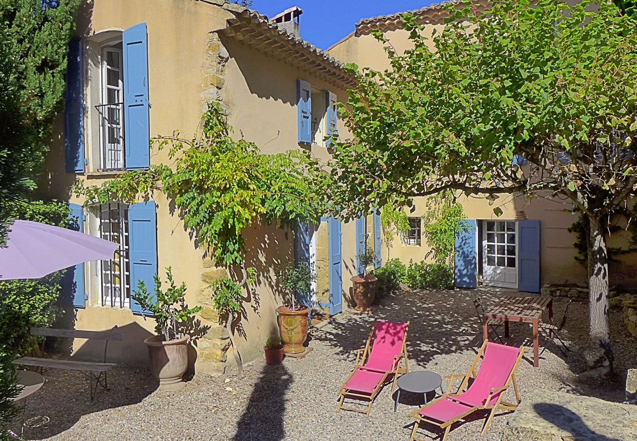 House in Rochegude - Le Devès, Holiday home, with swimming pool, terraced land