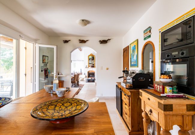 Villa in Clansayes - La Villa des Amoureux, charm in Drôme Provençale, with secured swimming pool Villa in Clansayes - La Villa des Amoureux, charm in Drôme Provençale, with secured swimming pool