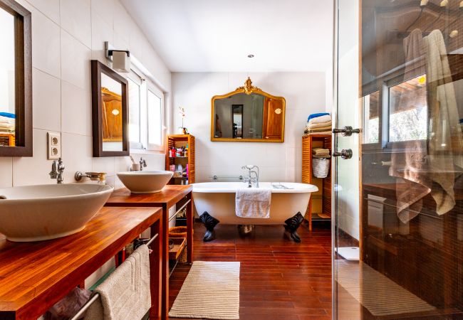 Villa in Clansayes - La Villa des Amoureux, charm in Drôme Provençale, with secured swimming pool Villa in Clansayes - La Villa des Amoureux, charm in Drôme Provençale, with secured swimming pool