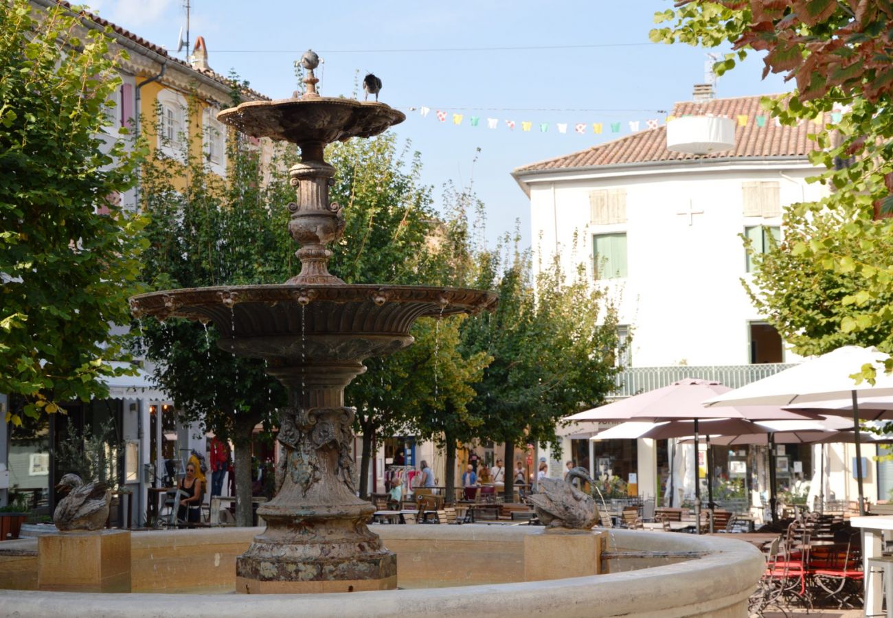 Apartment in Saint-Paul-Trois-Châteaux - Flat Grandes Fontaines in the heart of the village, St Paul 3 Châtx