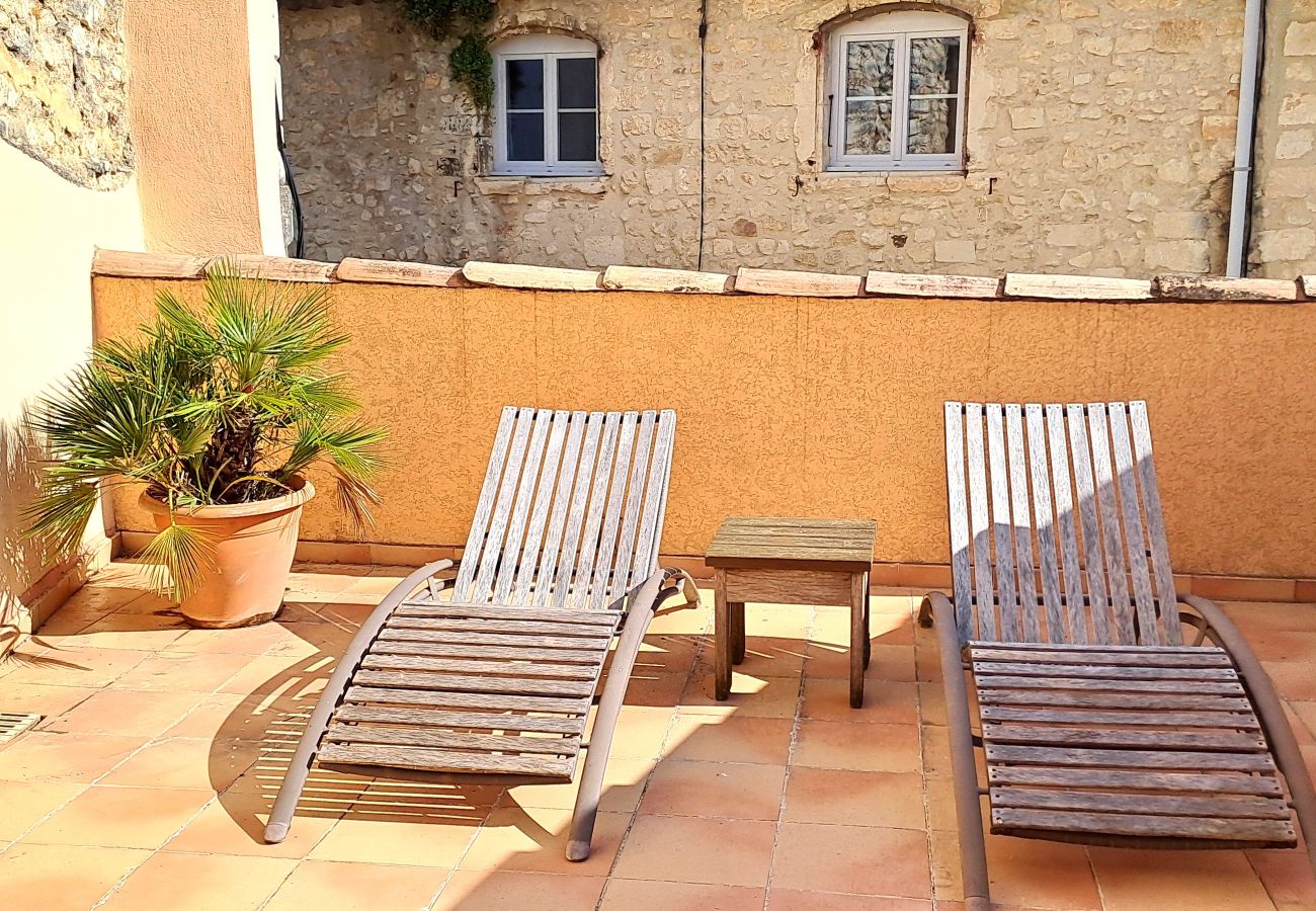 Apartment in Saint-Paul-Trois-Châteaux - Duplex with terrace & patio – old town Saint-Paul-Trois-Châteaux