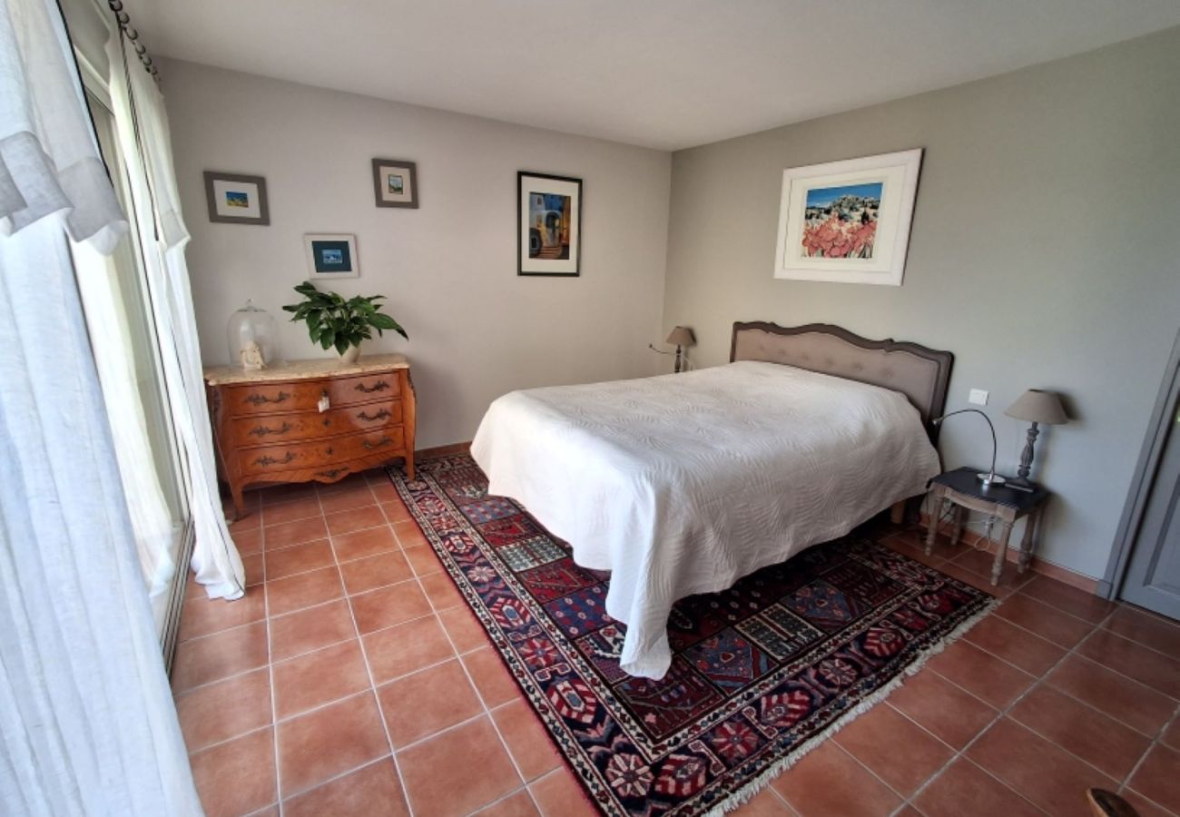 Villa in Rochegude - Family villa with swimming pool and garden in Drôme Provençale