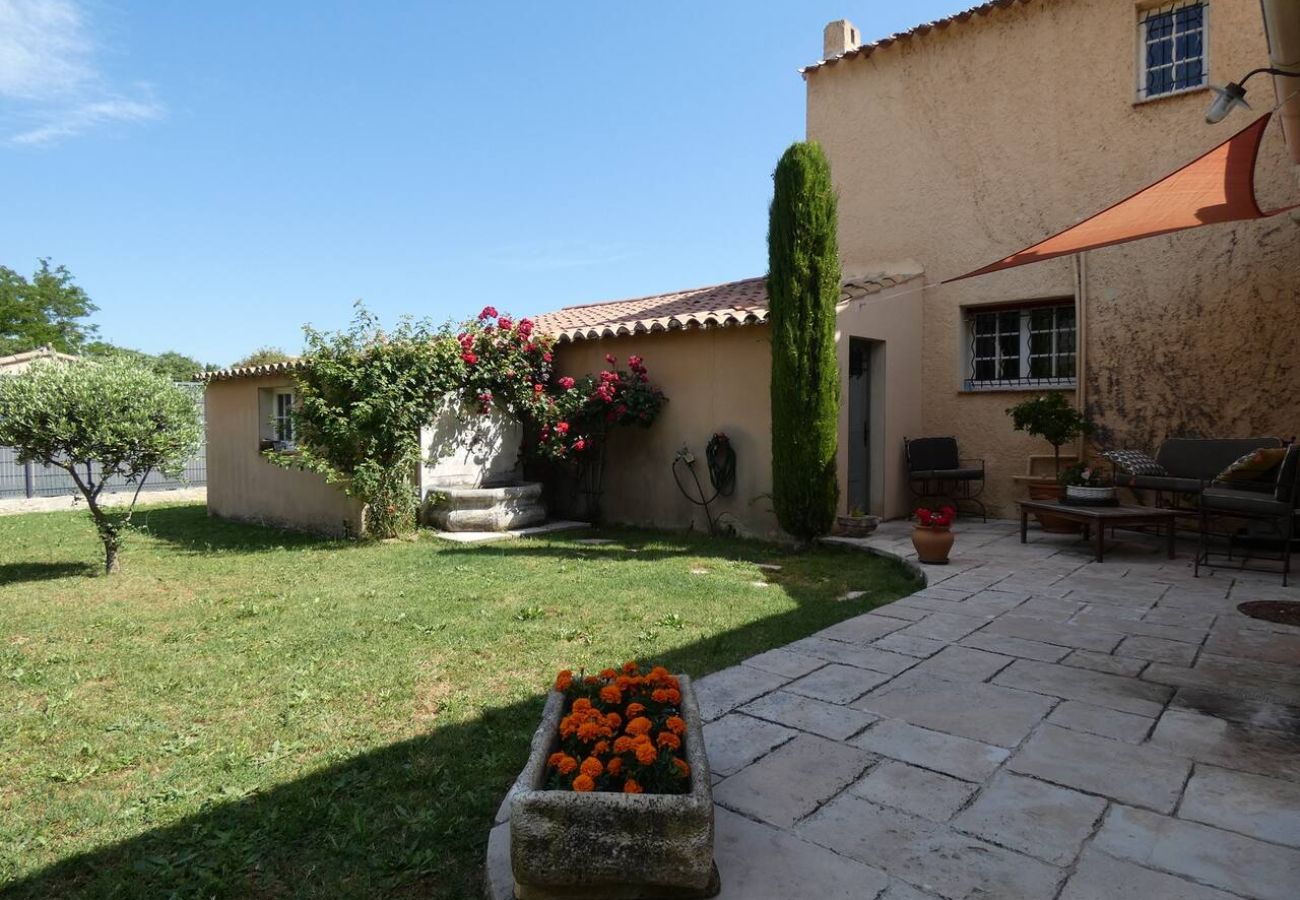Villa in Rochegude - Family villa with swimming pool and garden in Drôme Provençale
