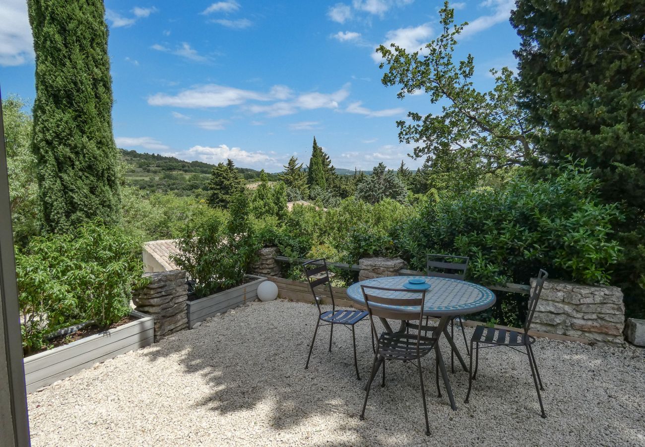 Villa in La Garde-Adhémar - Le Mas de la Toulissière, swimming pool and garden in Drôme Provençale