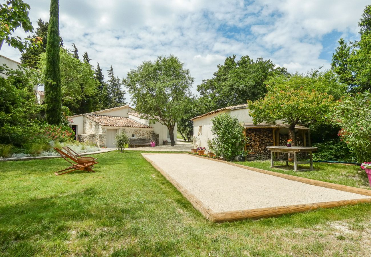 Villa in La Garde-Adhémar - Le Mas de la Toulissière, swimming pool and garden in Drôme Provençale