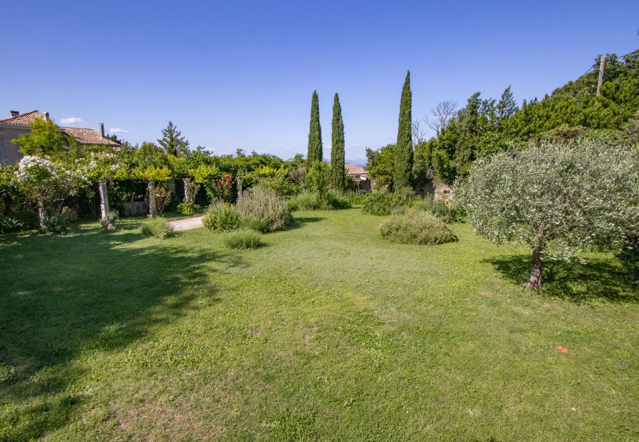House in Rochegude - Village house with swimming pool and pétanque court – Rochegude, Drôme Provençale
