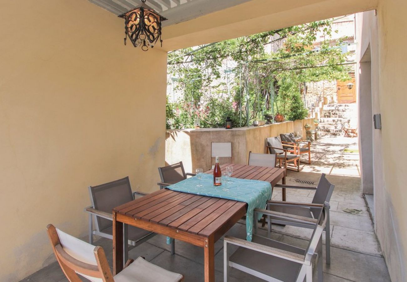 House in Grignan - Village house, in the heart of Grignan, with private pool