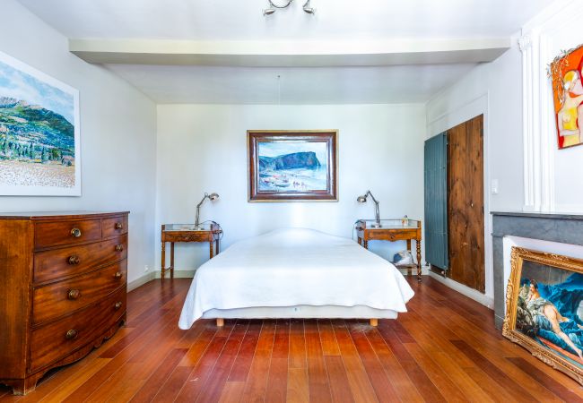 House in Sérignan-du-Comtat - Provencal house with courtyard and pond - Provence House in Sérignan-du-Comtat - Provencal house with courtyard and pond - Provence