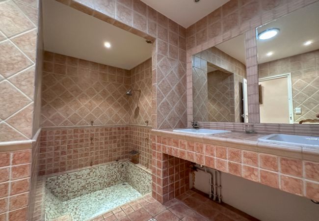 House in Sainte-Cécile-les-Vignes - Charming village house with garden and private pool in Provence House in Sainte-Cécile-les-Vignes - Charming village house with garden and private pool in Provence