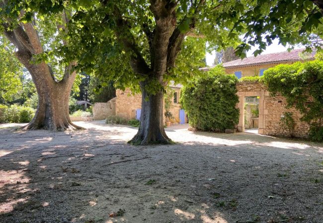 Cottage in Valréas - La Chapelle, gîte with heated pool in Provence