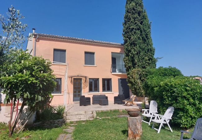 Villa in Valréas - Le Cloître des Oliviers, house in the heart of the village with garden