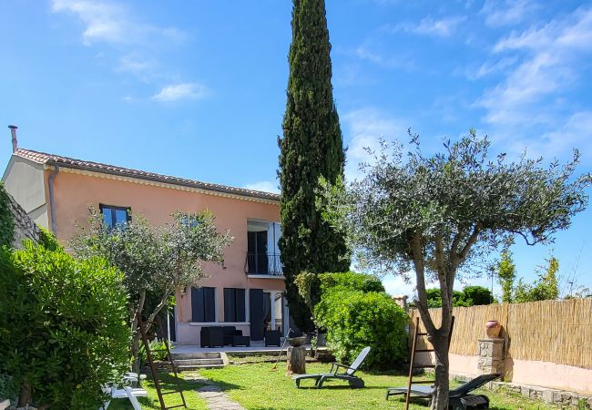 Villa in Valréas - Le Cloître des Oliviers, house in the heart of the village with garden