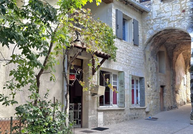 Townhouse in Saint-Paul-Trois-Châteaux - La Maison du Château