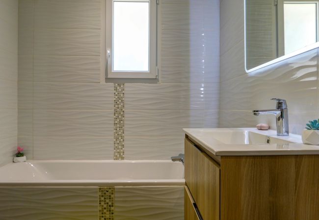 Villa in Colonzelle - The Villa with garden, heated swimming pool & view of the Ventoux - Colonzelle Villa in Colonzelle - The Villa with garden, heated swimming pool & view of the Ventoux - Colonzelle