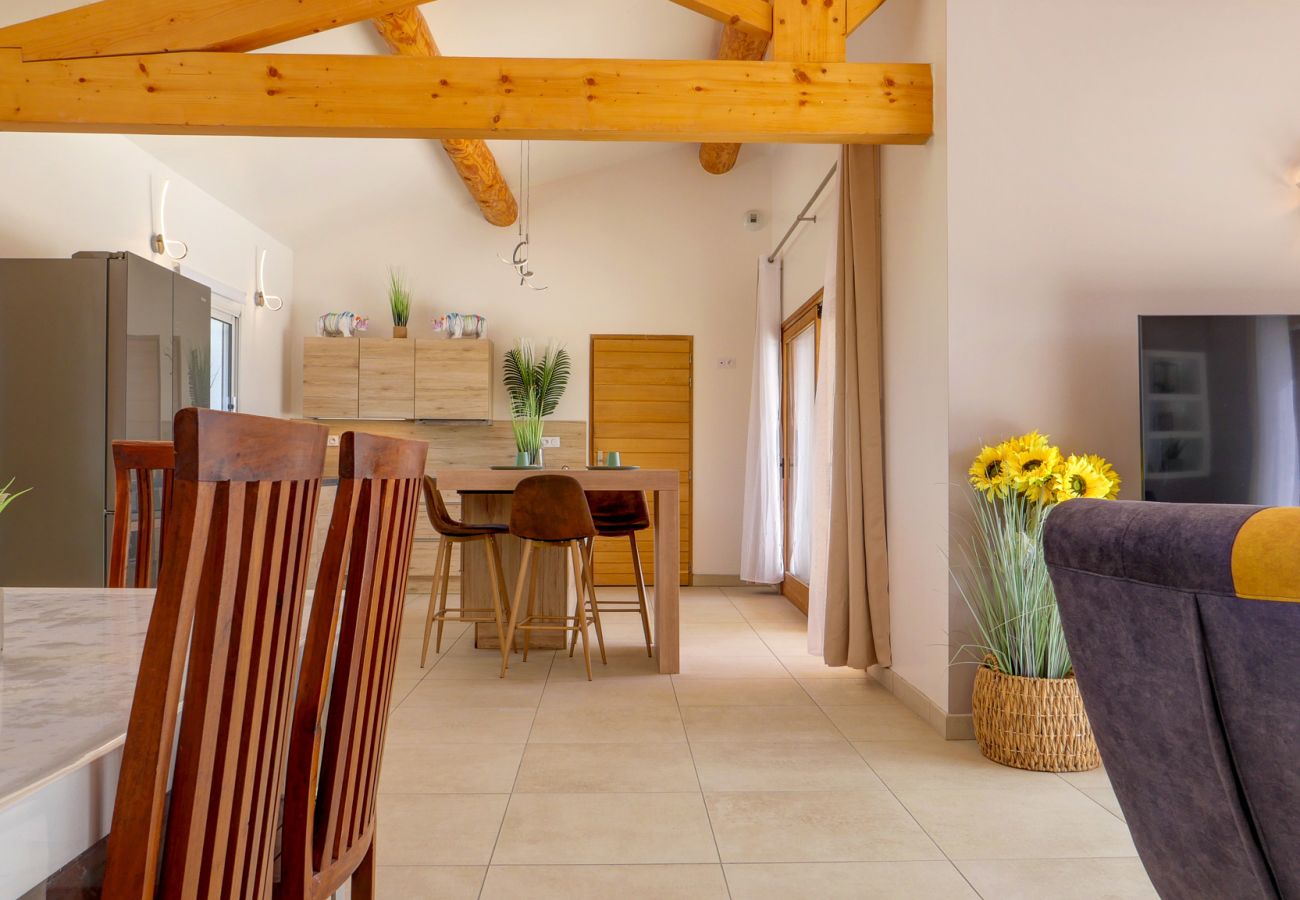 Villa in Colonzelle - The Villa with garden, heated swimming pool & view of the Ventoux - Colonzelle