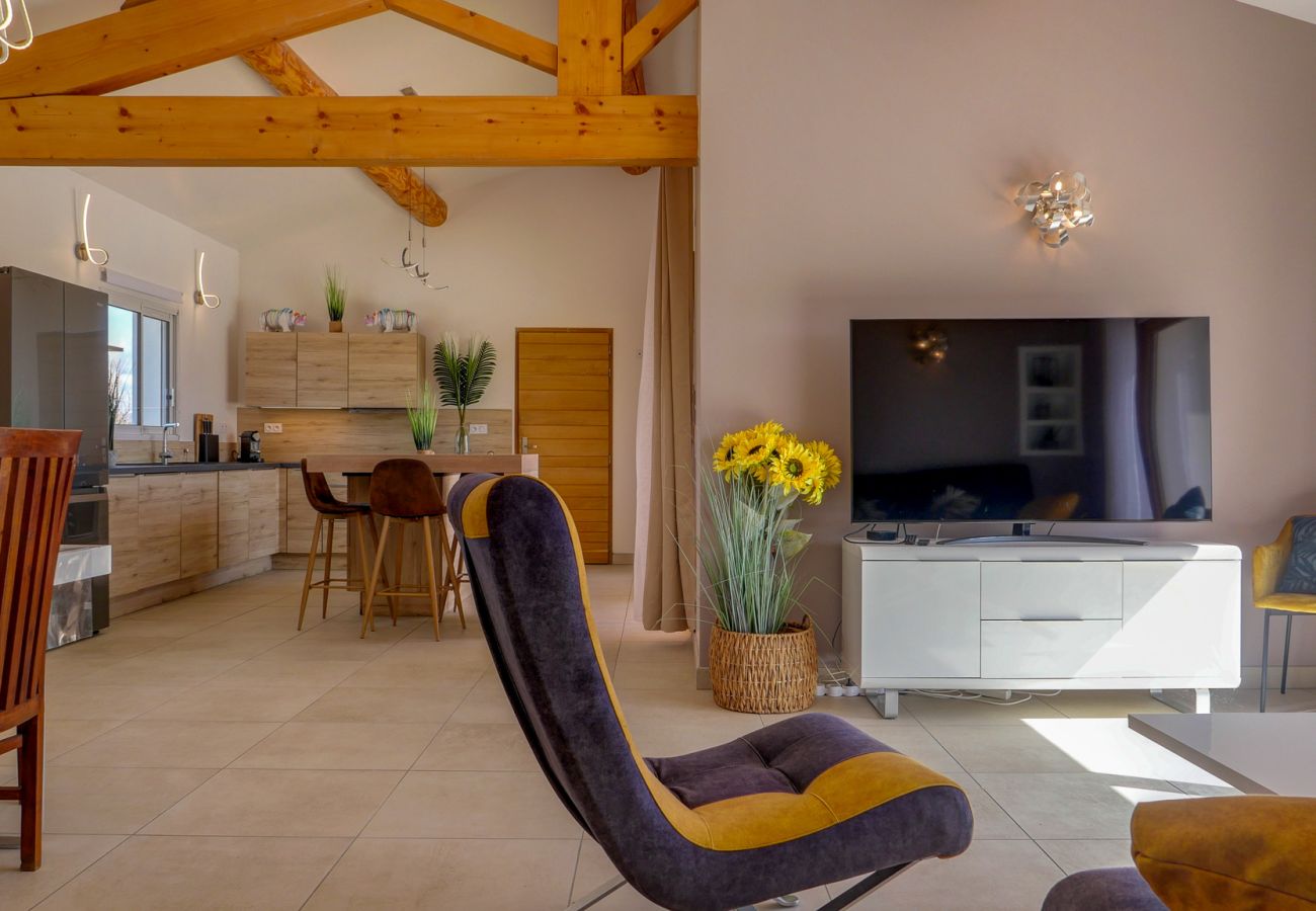 Villa in Colonzelle - The Villa with garden, heated swimming pool & view of the Ventoux - Colonzelle