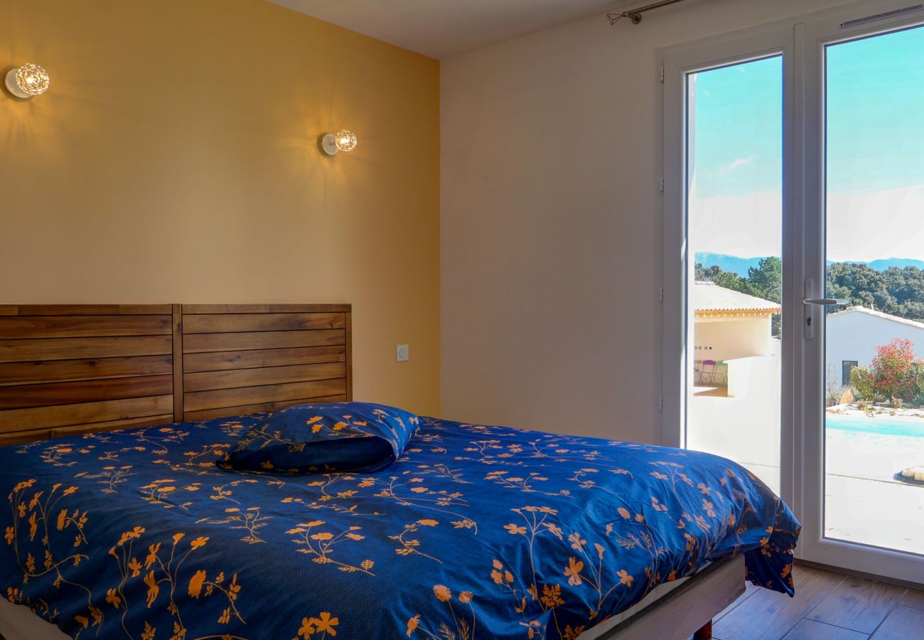 Villa in Colonzelle - The Villa with garden, heated swimming pool & view of the Ventoux - Colonzelle
