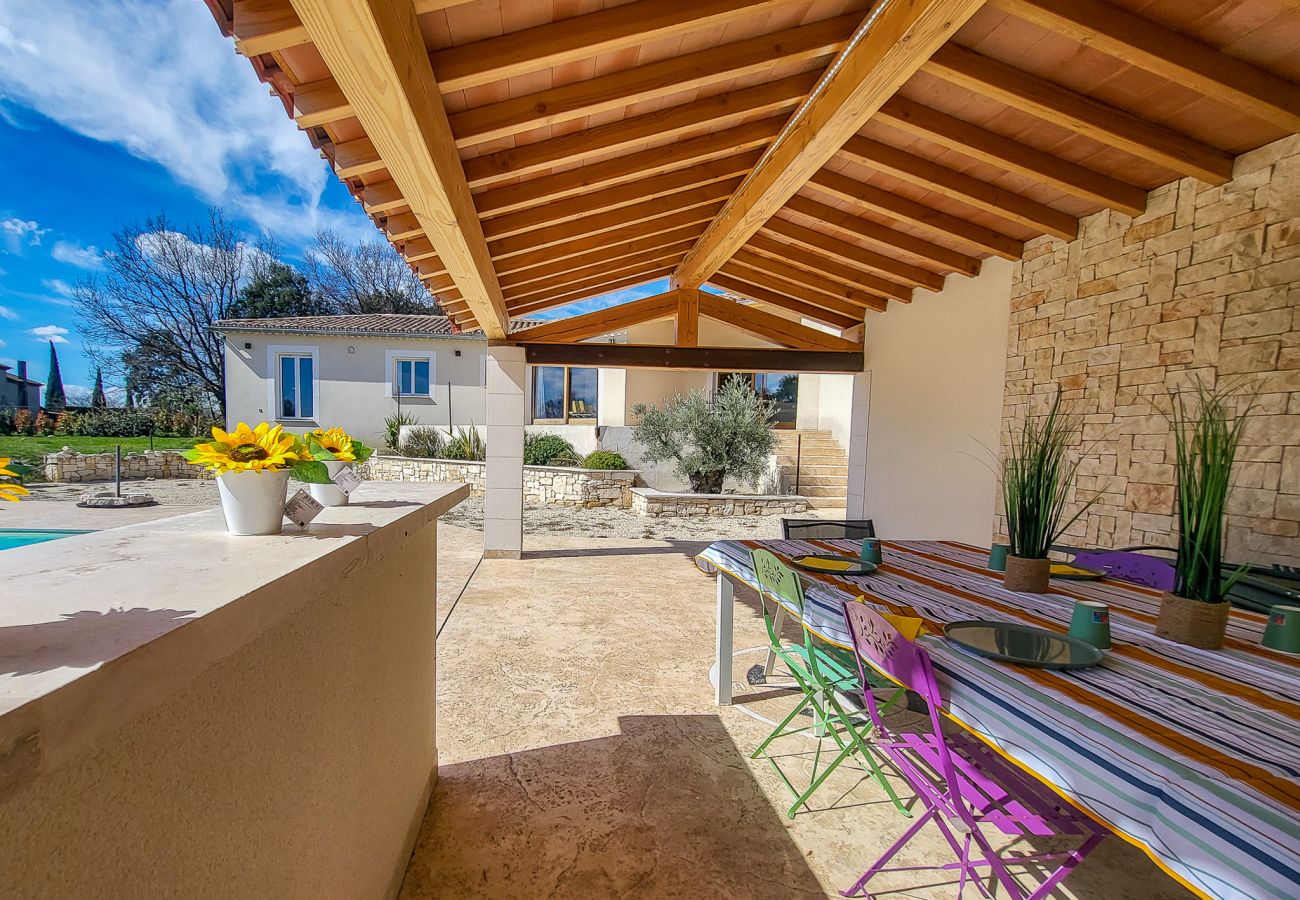 Villa in Colonzelle - The Villa with garden, heated swimming pool & view of the Ventoux - Colonzelle