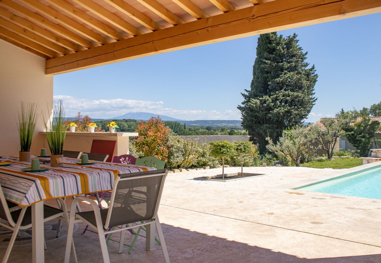 Villa in Colonzelle - The Villa with garden, heated swimming pool & view of the Ventoux - Colonzelle