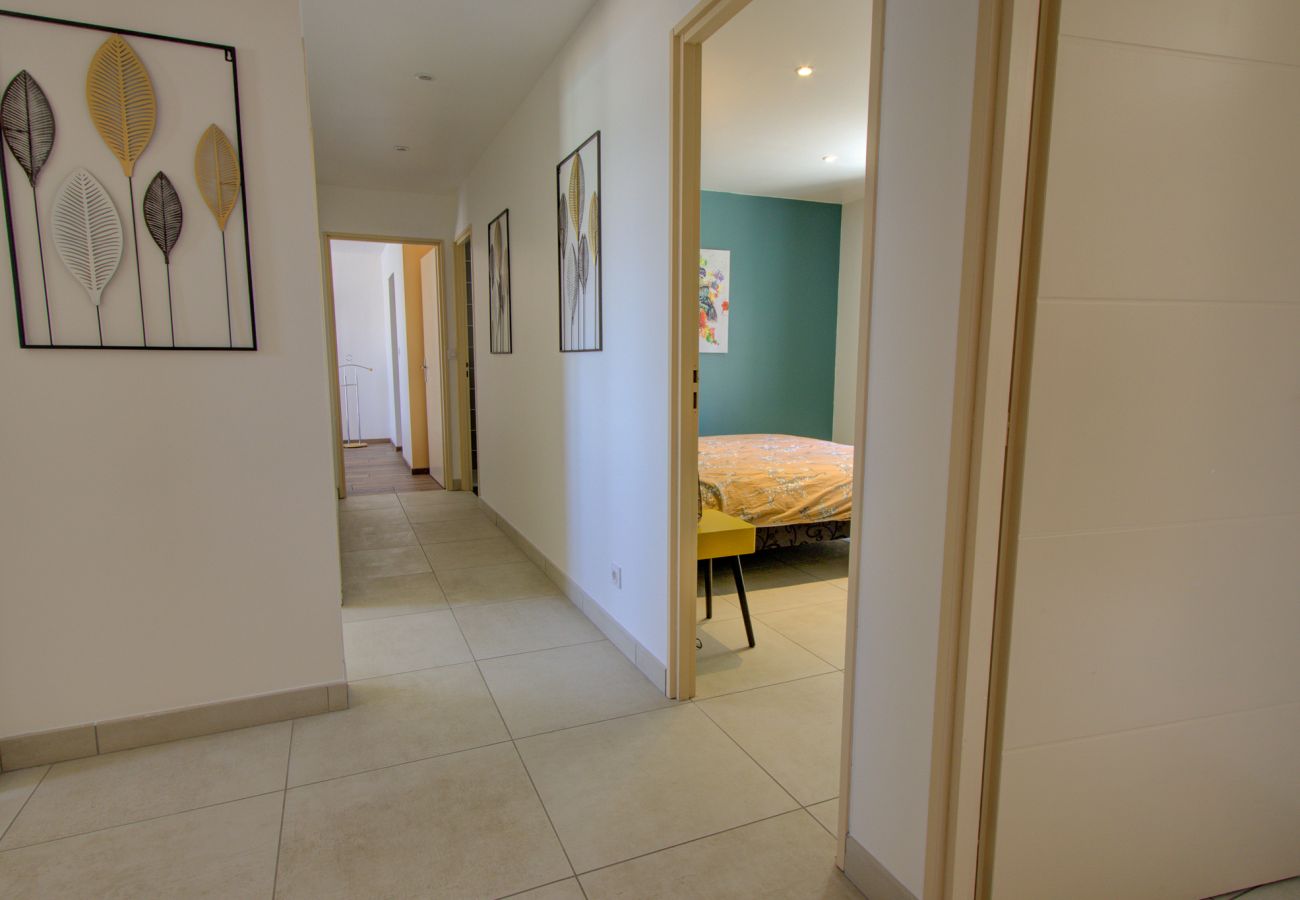 Villa in Colonzelle - The Villa with garden, heated swimming pool & view of the Ventoux - Colonzelle