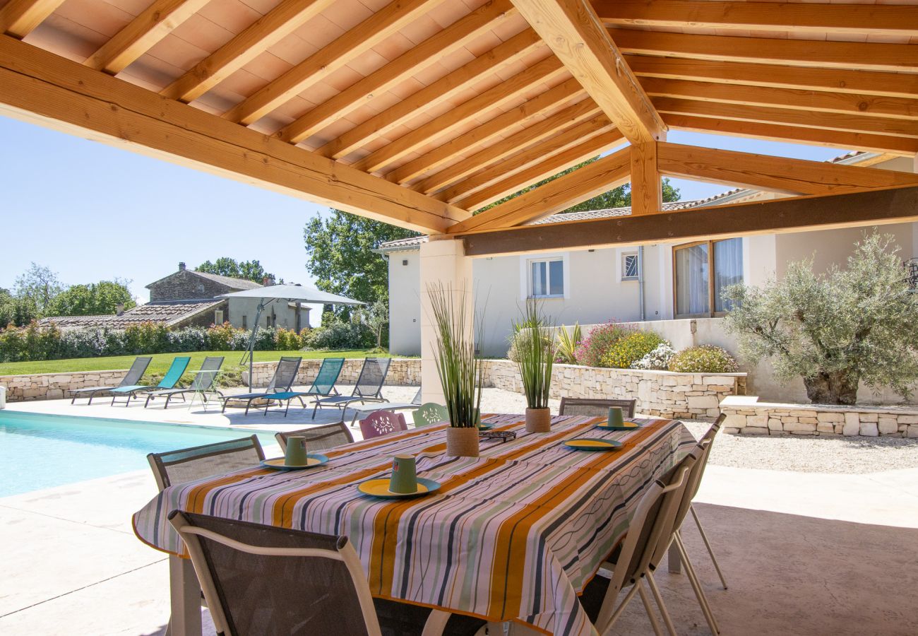 Villa in Colonzelle - The Villa with garden, heated swimming pool & view of the Ventoux - Colonzelle
