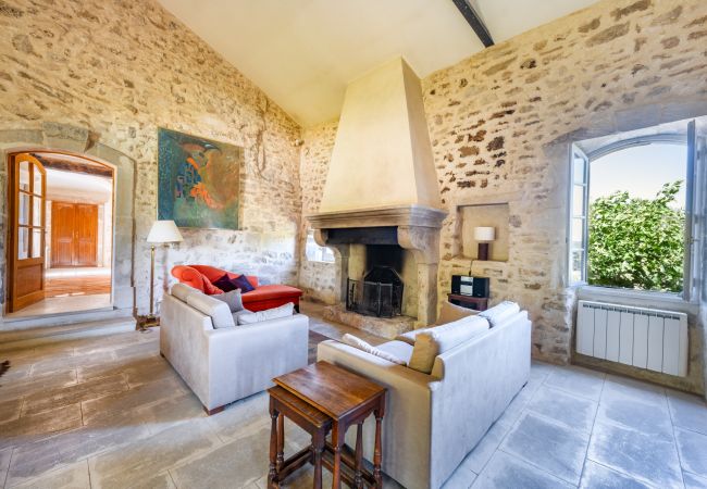 House in Saint-Restitut - les Marcellines, character property with heated swimming pool and views House in Saint-Restitut - les Marcellines, character property with heated swimming pool and views