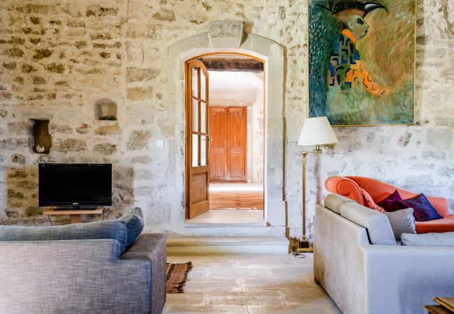 House in Saint-Restitut - les Marcellines, character property with heated swimming pool and views House in Saint-Restitut - les Marcellines, character property with heated swimming pool and views