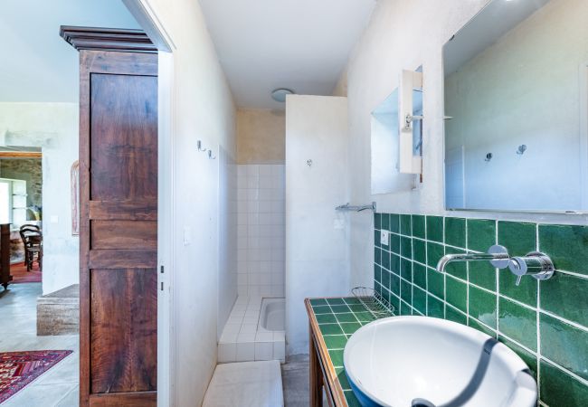 House in Saint-Restitut - les Marcellines, character property with heated swimming pool and views House in Saint-Restitut - les Marcellines, character property with heated swimming pool and views