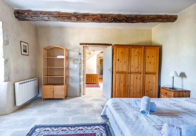 House in Saint-Restitut - les Marcellines, character property with heated swimming pool and views House in Saint-Restitut - les Marcellines, character property with heated swimming pool and views