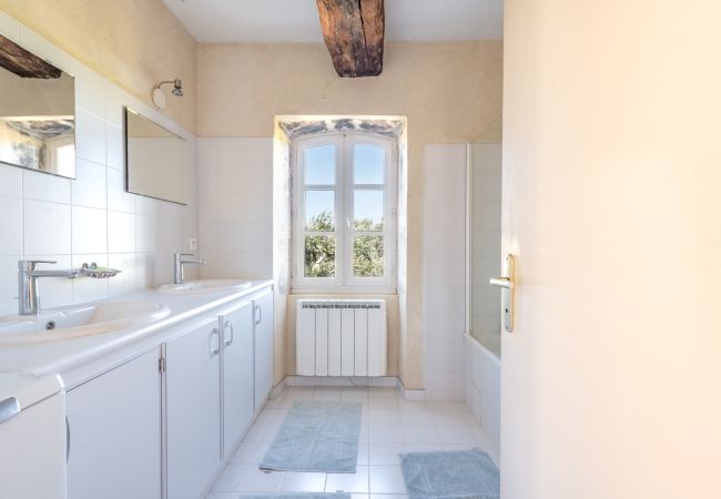 House in Saint-Restitut - les Marcellines, character property with heated swimming pool and views House in Saint-Restitut - les Marcellines, character property with heated swimming pool and views