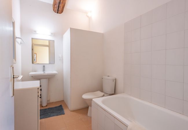 House in Saint-Restitut - les Marcellines, character property with heated swimming pool and views House in Saint-Restitut - les Marcellines, character property with heated swimming pool and views