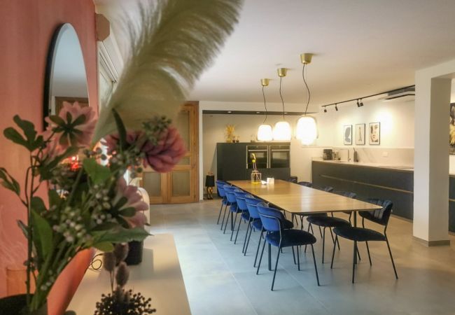 Terraced House in Tulette - Renovated family home with heated swimming pool & garden Terraced House in Tulette - Renovated family home with heated swimming pool & garden