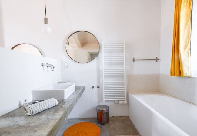 House in Tulette - La Mancelone, exceptional property to rent, with swimming pool House in Tulette - La Mancelone, exceptional property to rent, with swimming pool