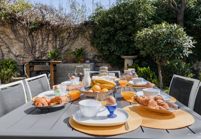 House in Tulette - La Mancelone, exceptional property to rent, with swimming pool House in Tulette - La Mancelone, exceptional property to rent, with swimming pool