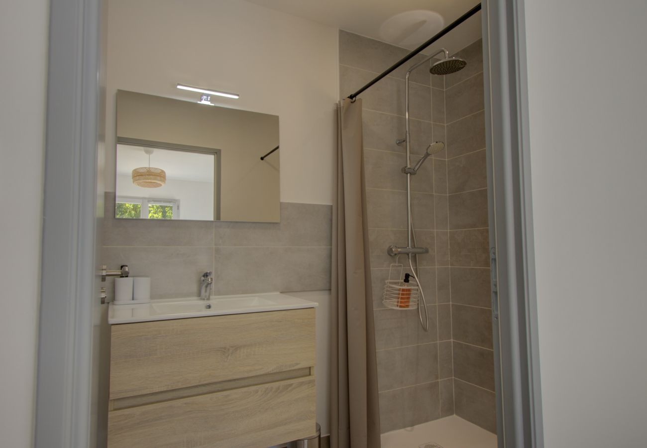 Villa in Suze-la-Rousse - Chardonnay - new villa with private pool in the heart of the village - sleeps 4