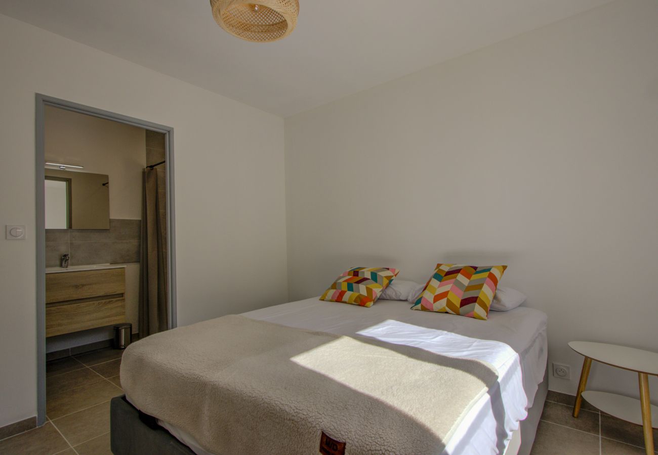 Villa in Suze-la-Rousse - Chardonnay - new villa with private pool in the heart of the village - sleeps 4